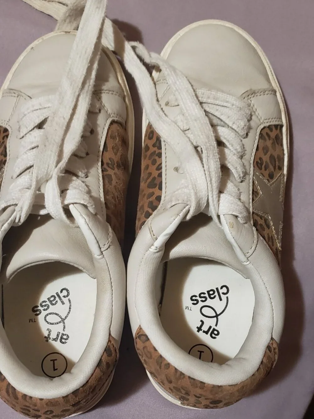 Girls tennis shoes size 1